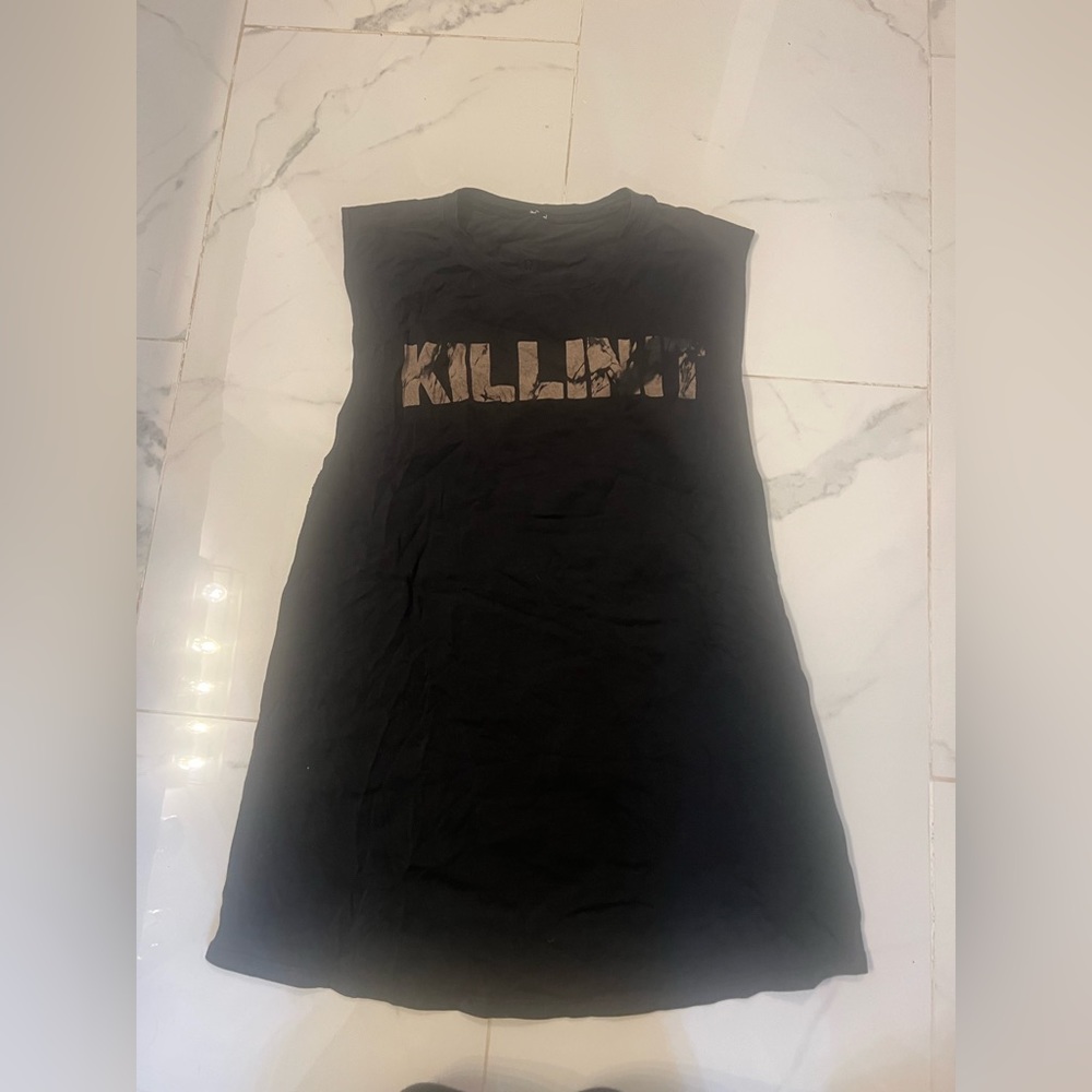 Lululemon sleeveless T shirt.6 limited edition